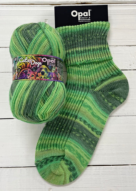 Opal 4ply Cats & Dogs - squeaky-clean huntress