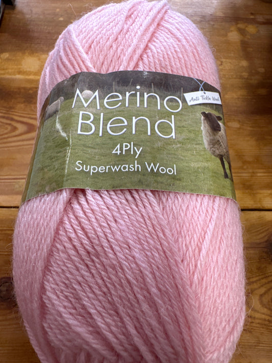 King Cole merino anti tickle 50g 4ply blossom