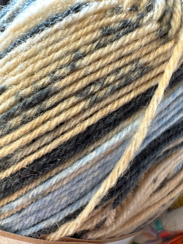 Opal Regenworld 20 4ply Jubilaum skeleton moth