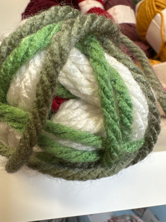 Stylecraft Merry Go Round XL - Holly and Ivy