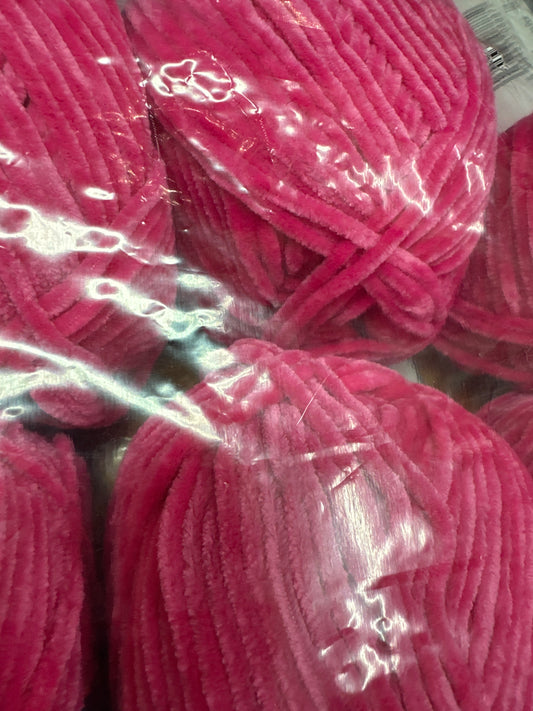 Stylecraft Squeeze Me Dk chenille yarn Fuschia Pink