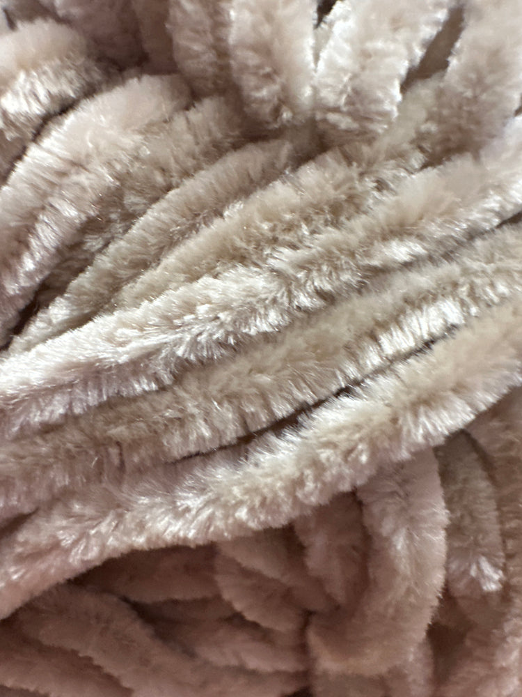 Stylecraft Squeeze Me Yarn – Super Soft Plush Chunky Knitting Yarn